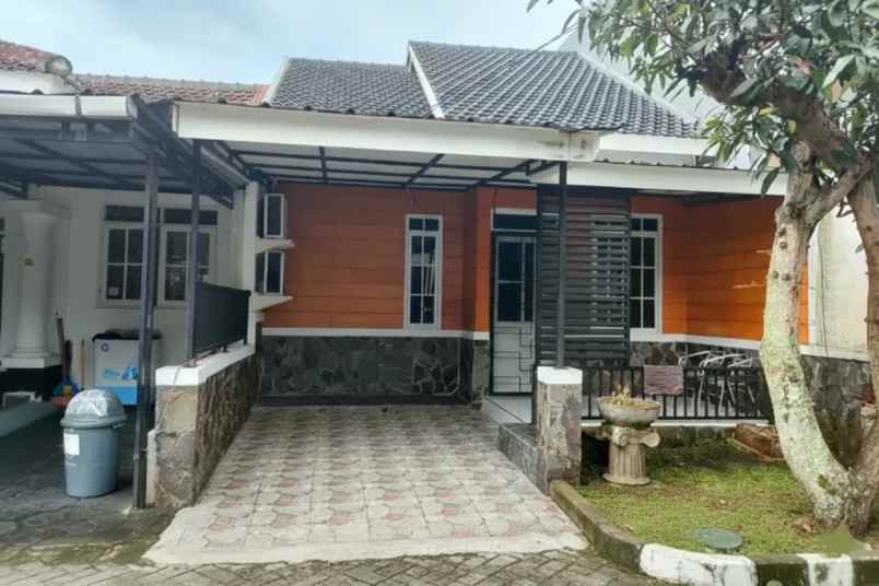 dijual rumah sentul city babakan madang
