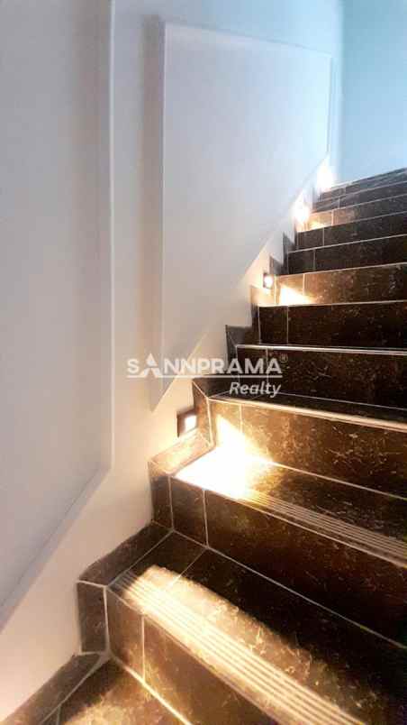 dijual rumah seru cipayung jakarta timur