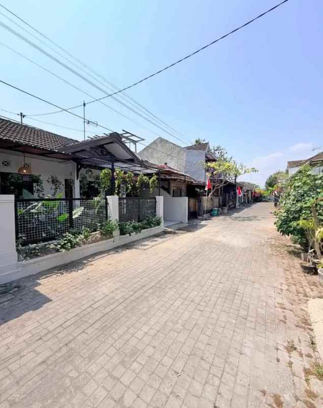 dijual rumah sewon
