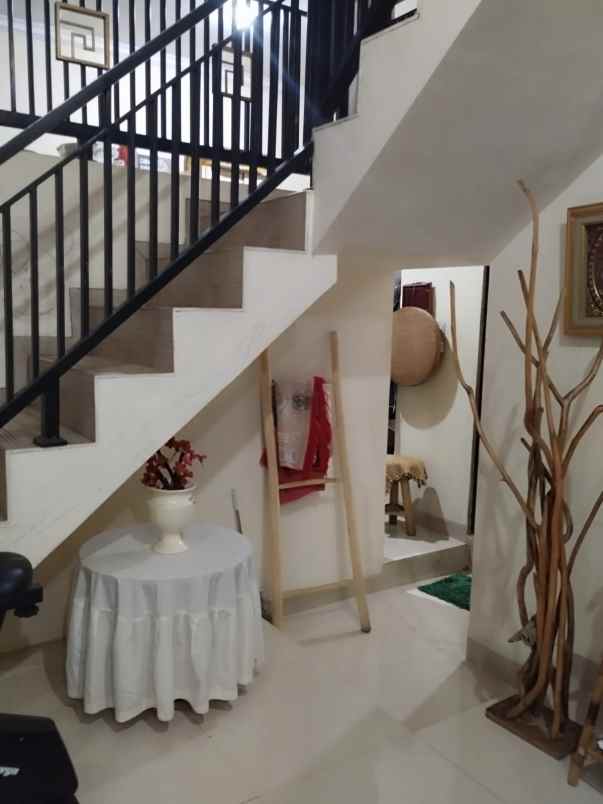 dijual rumah siap huni d pancoran mas depok