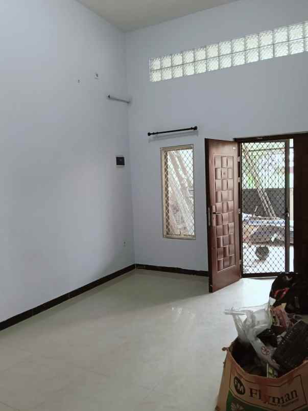 dijual rumah simo petemon