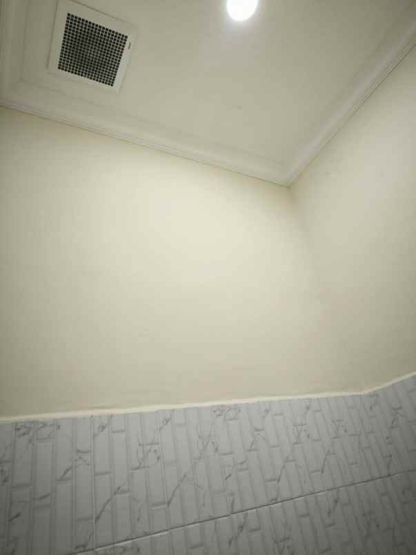 dijual rumah strategis di angke tamnora jakarta barat
