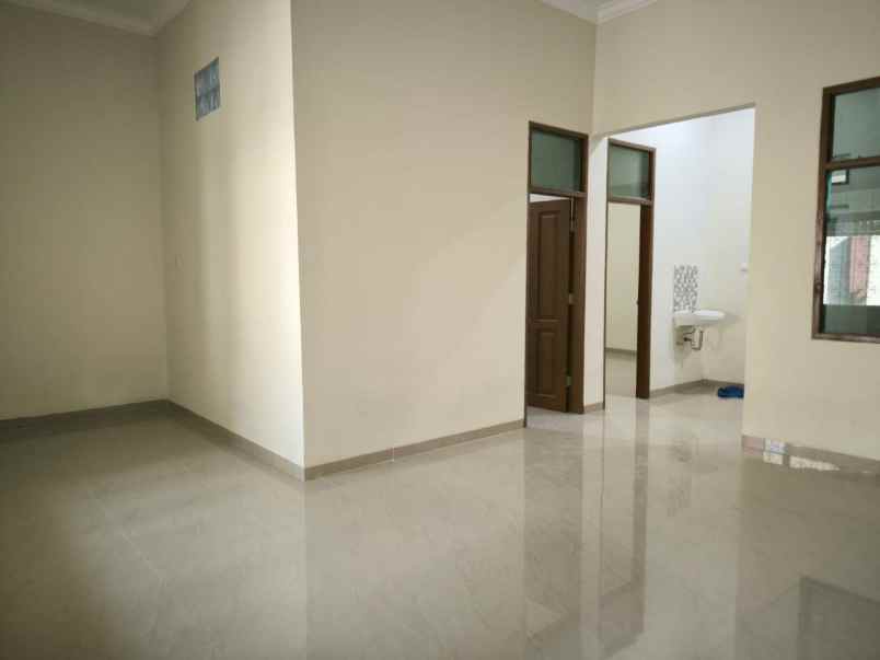 dijual rumah strategis di angke tamnora jakarta barat