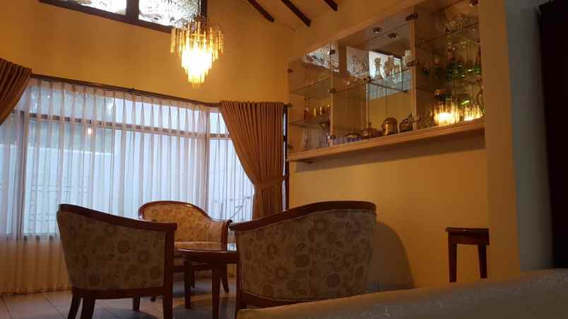 dijual rumah strategis yaman