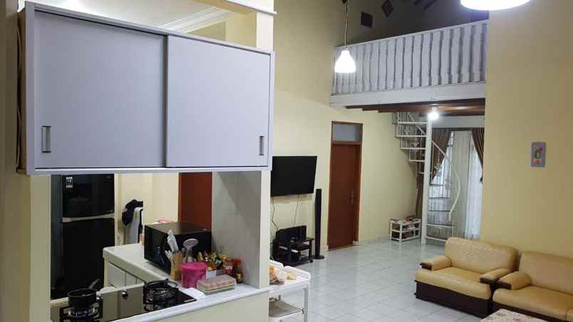 dijual rumah strategis yaman