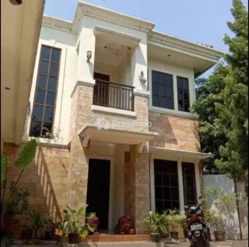 dijual rumah taman kenari nusantara