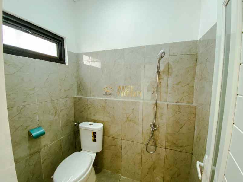 dijual rumah taman martani