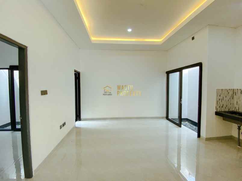 dijual rumah taman martani