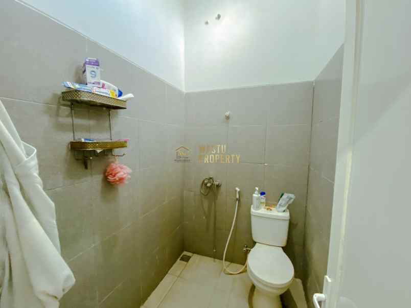 dijual rumah taman martani