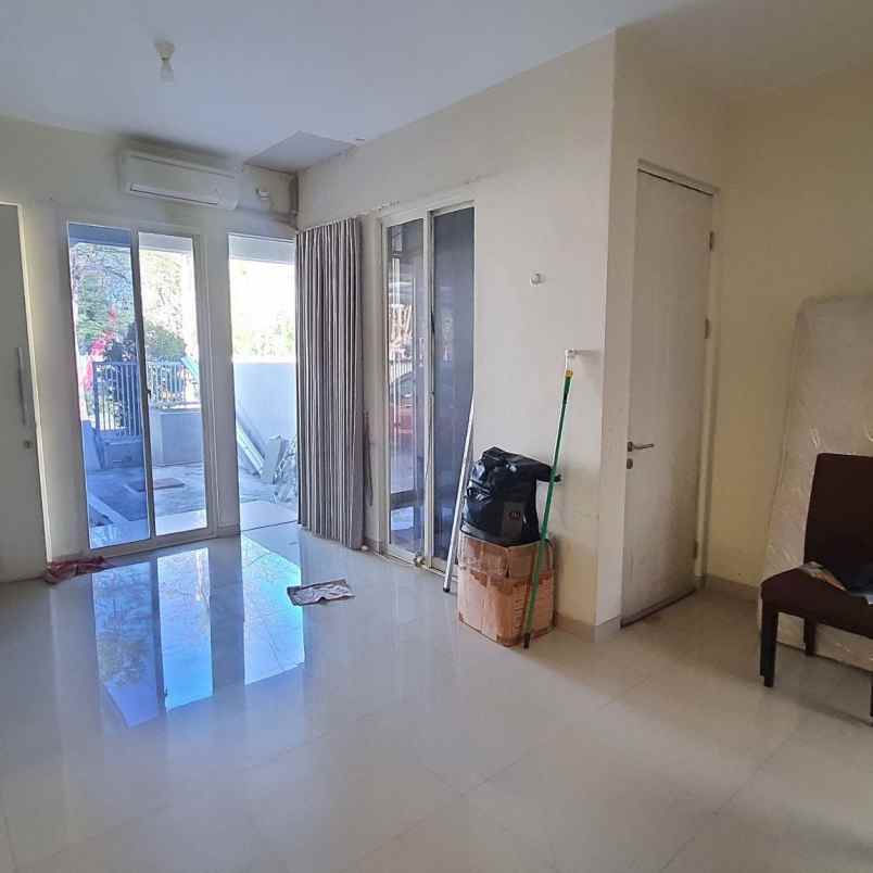 dijual rumah taman wisata