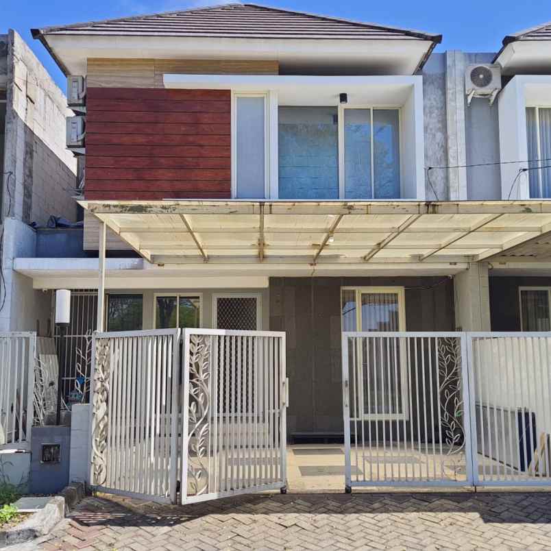 dijual rumah taman wisata