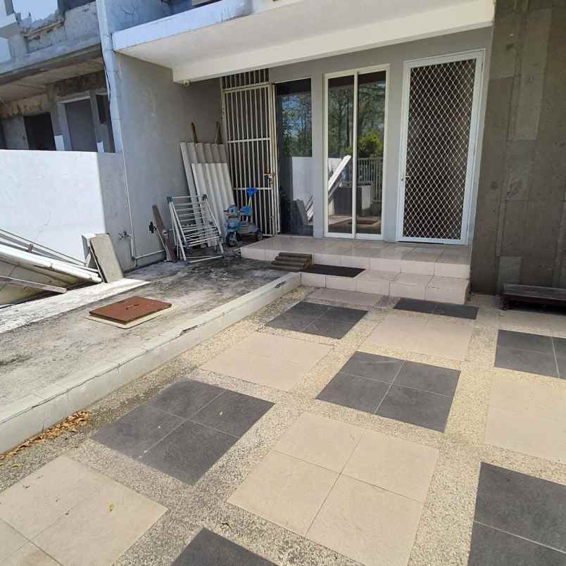 dijual rumah taman wisata