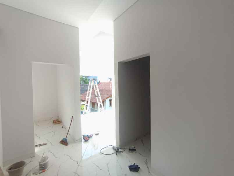 dijual rumah tegalrejo