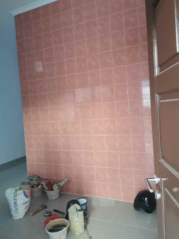 dijual rumah teluk gong jakut hadap utara shm