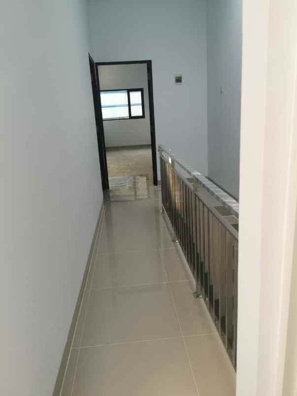 dijual rumah teluk gong jakut hadap utara shm