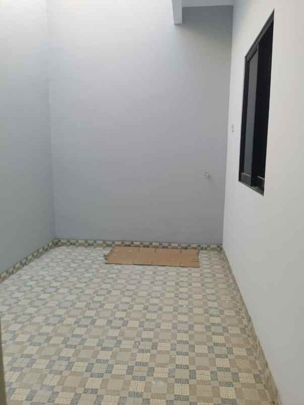 dijual rumah teluk gong jakut hadap utara shm