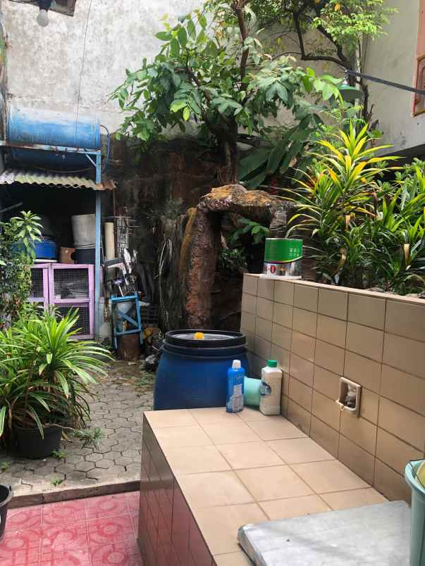 dijual rumah tenggilis mejoy 12