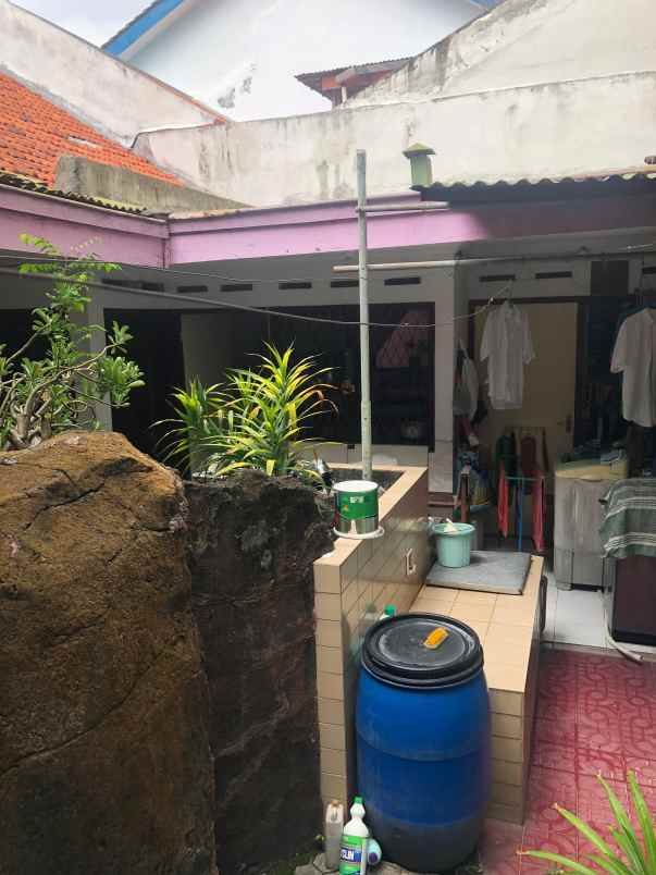 dijual rumah tenggilis mejoy 12