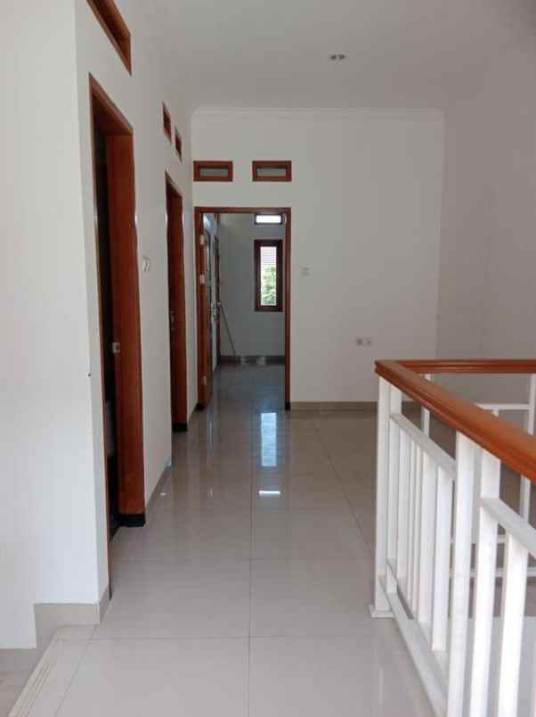 dijual rumah turangga buah batu bandung