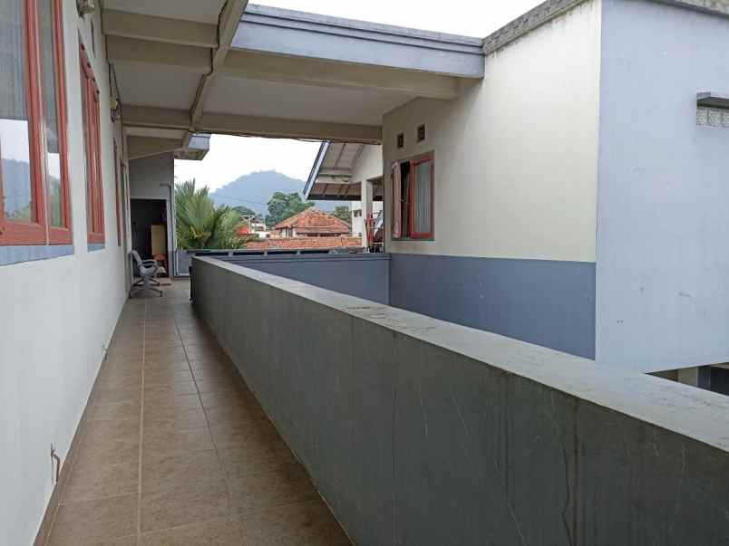 dijual rumah villa plus kost 11 kamar dekat unjani