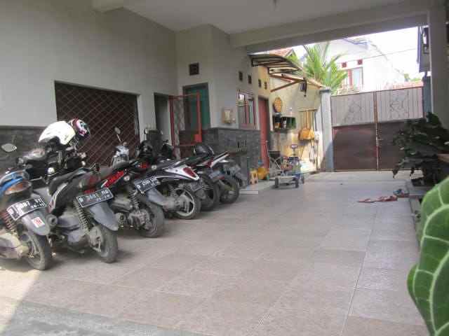 dijual rumah villa plus kost kosan lokasi strategis