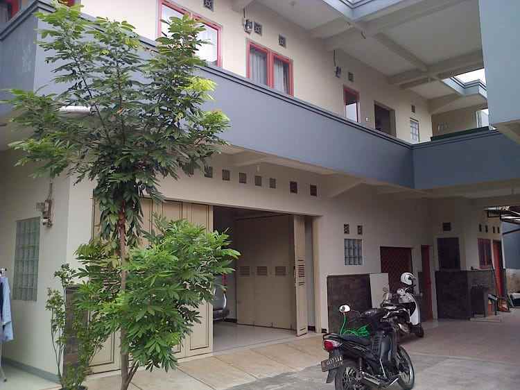 dijual rumah villa plus kost kosan lokasi strategis