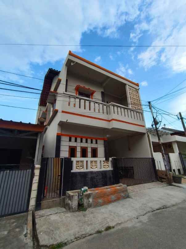 dijual rumah wisma asri 2