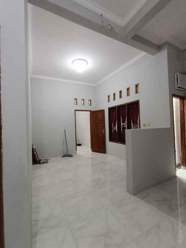 dijual rumah wisma asri 2