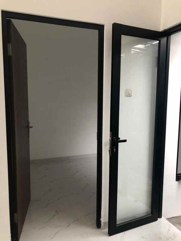 dijual rumah wisma tirta agung