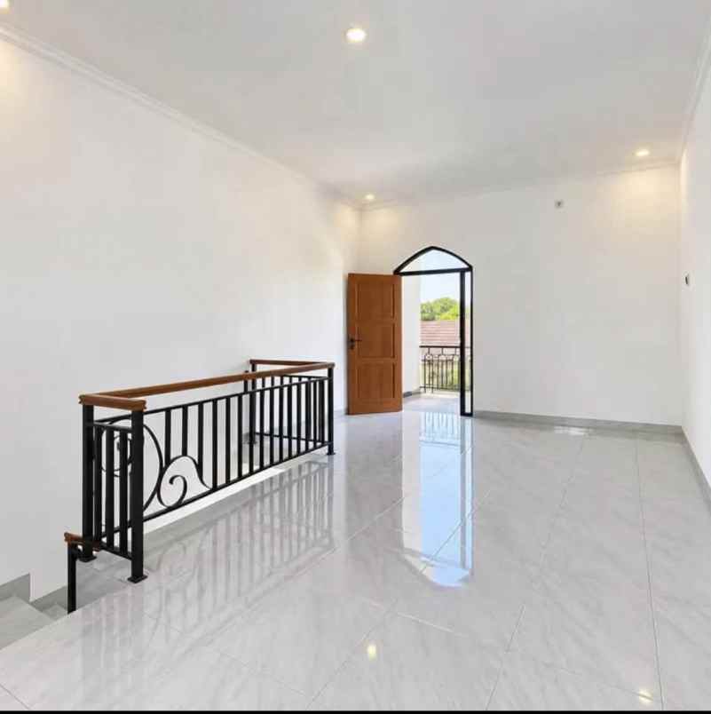 dijual rumah wonolelo