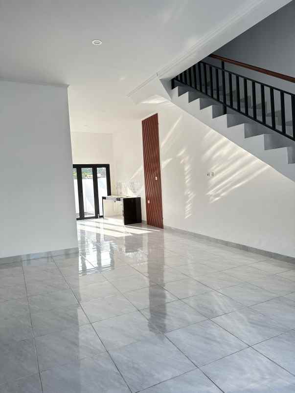 dijual rumah wonolelo