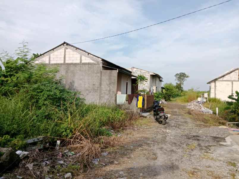 dijual tanah belakang terminal terboyo
