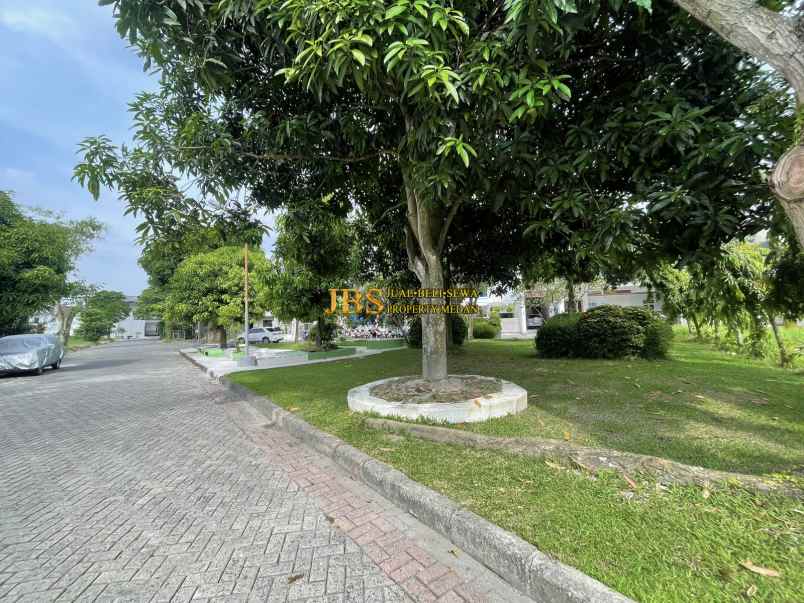 dijual tanah komplek graha metropolitan