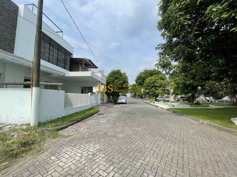 dijual tanah komplek graha metropolitan