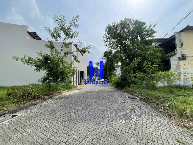 dijual tanah komplek graha metropolitan