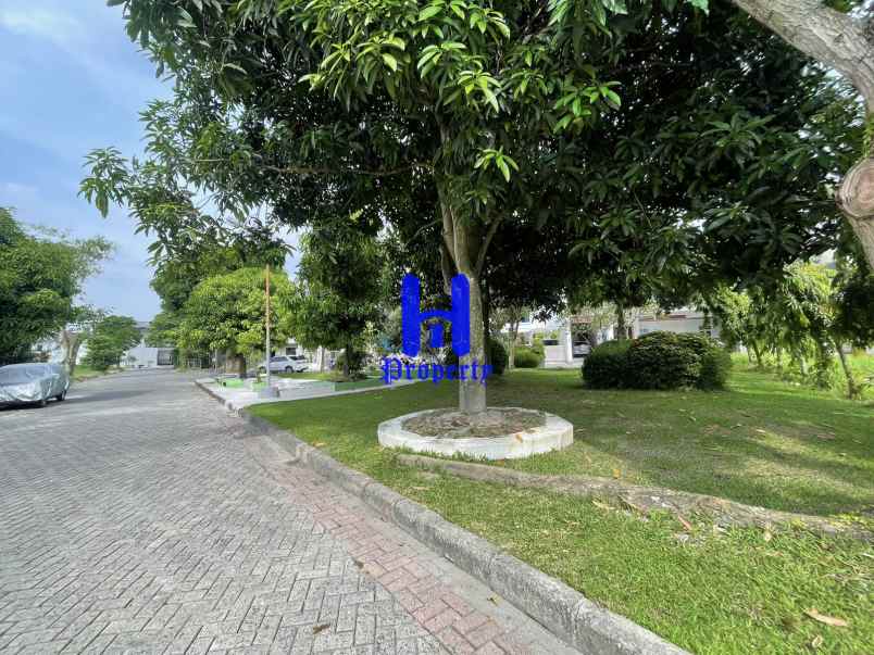 dijual tanah komplek graha metropolitan