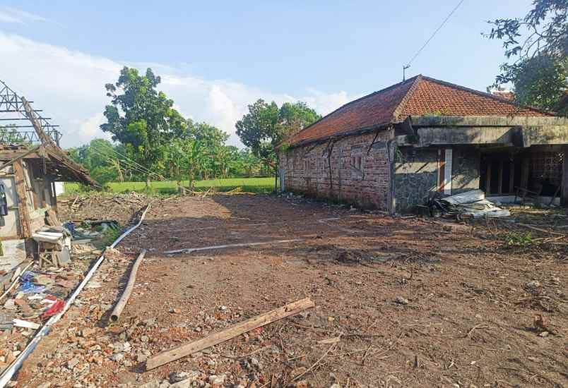 dijual tanah werdoyo