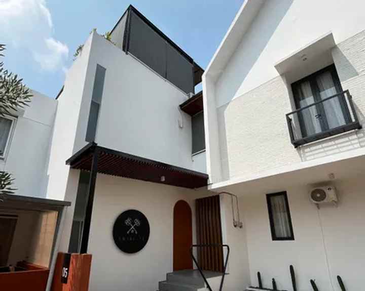 dijual villa cibeunying dago bandung