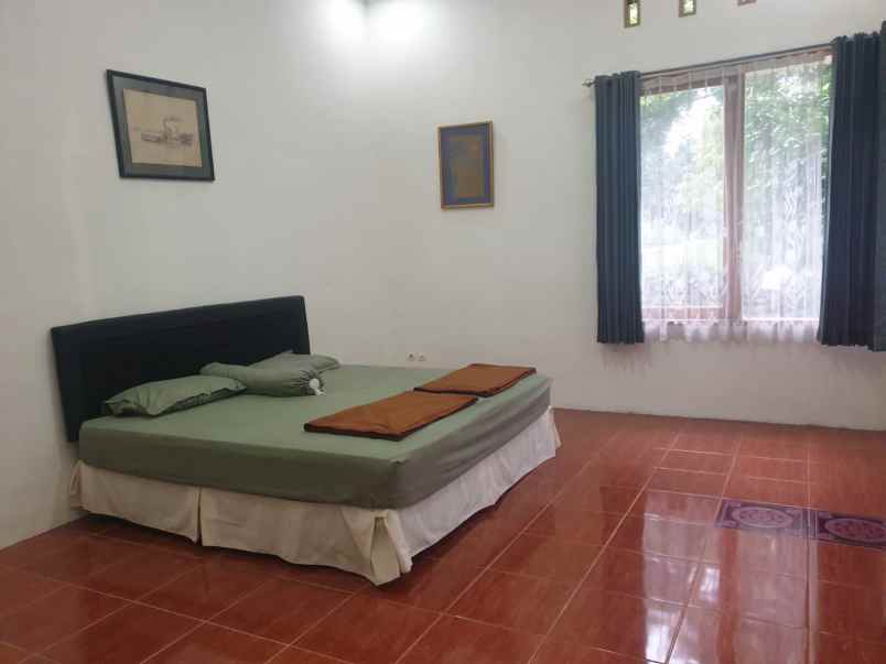 dijual villa desa panunndaan