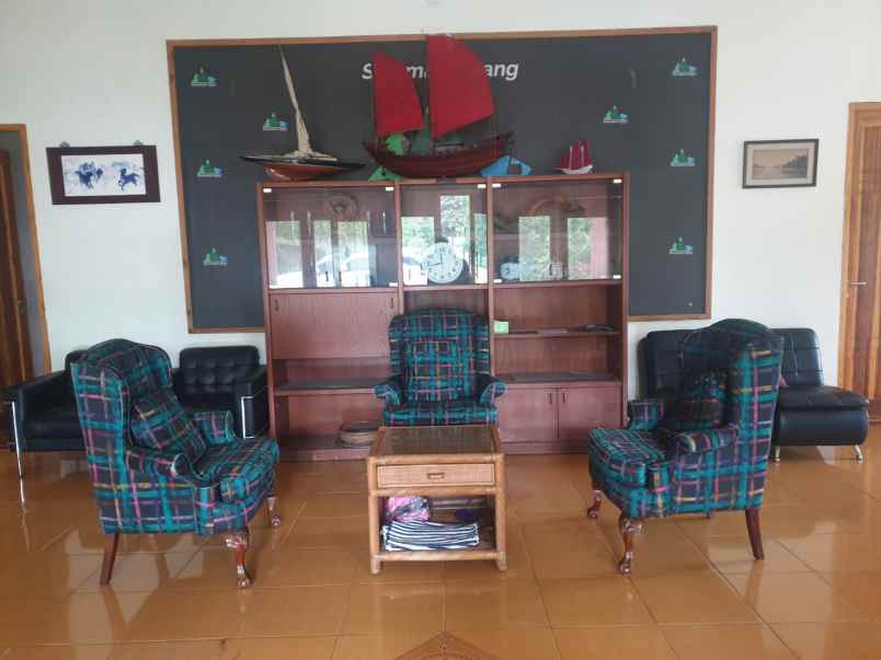 dijual villa desa panunndaan