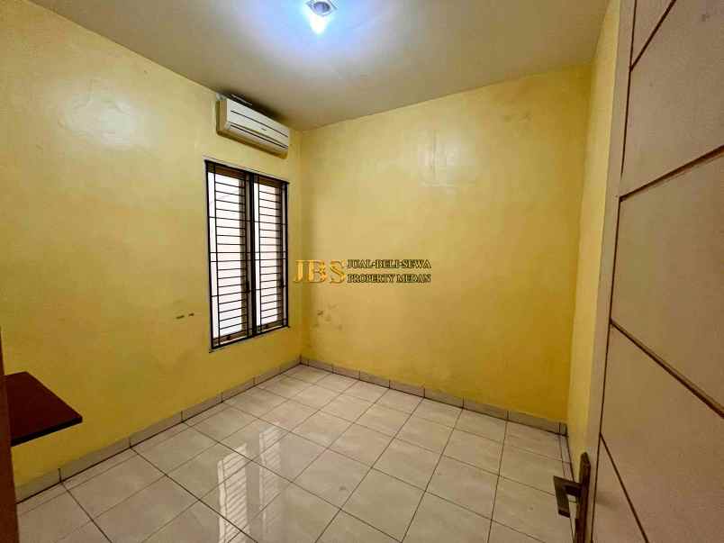 dijual villa komplek mutiara residence