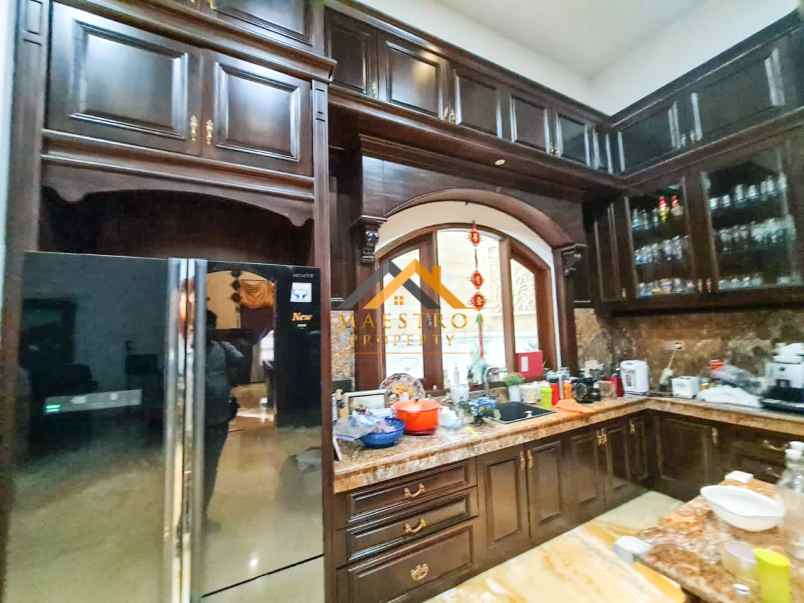 dijual villa komplek pati indah jalan