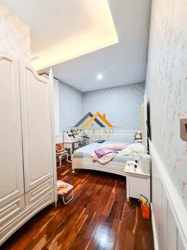 dijual villa komplek pati indah jalan