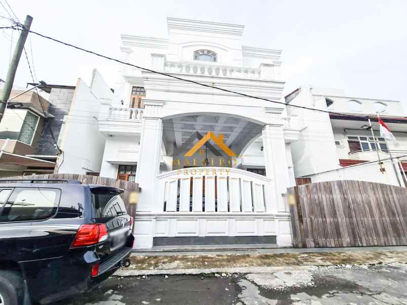 dijual villa komplek pati indah jalan