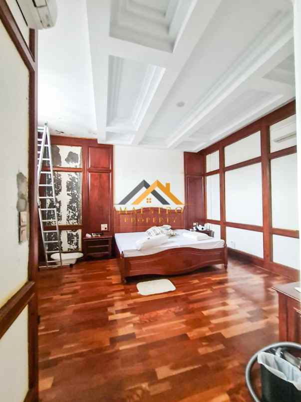 dijual villa komplek pati indah jalan