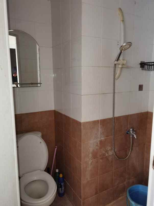 disewakan apartemen green pramuka city tower scarlet