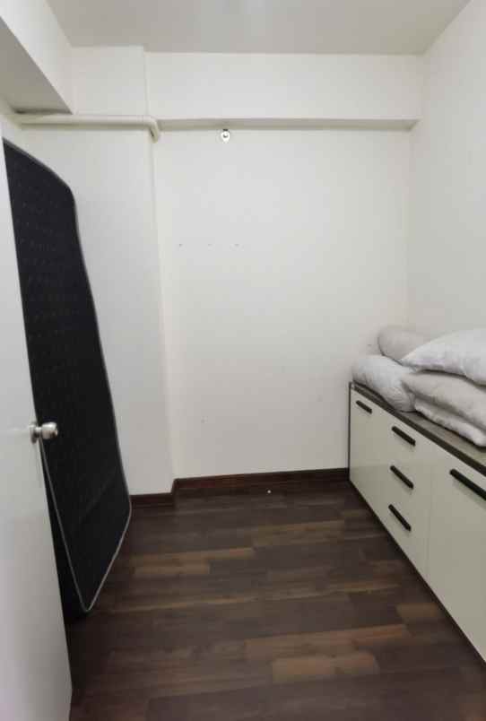 disewakan apartemen green pramuka city tower scarlet