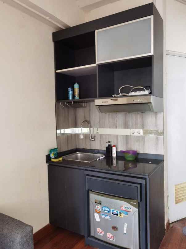disewakan apartemen green pramuka city tower scarlet