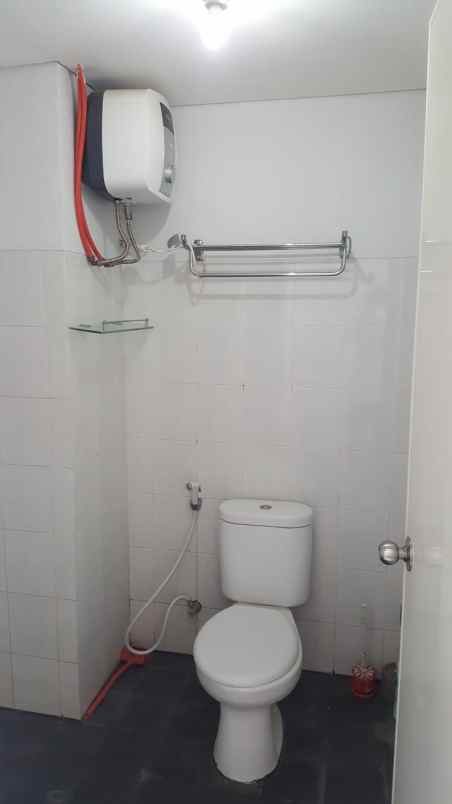 disewakan apartemen purimas lantai 15