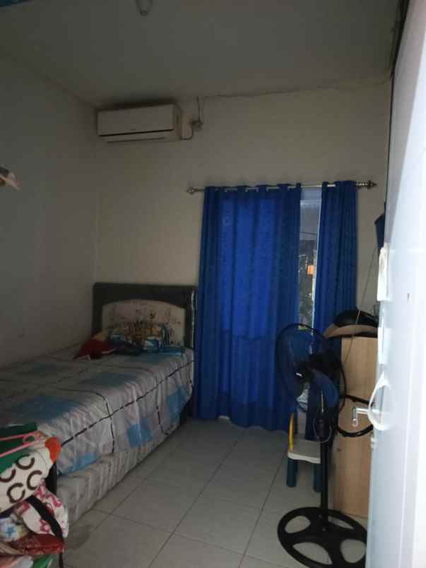 disewakan dikontrakan rumah 2 lantai serpong paradise